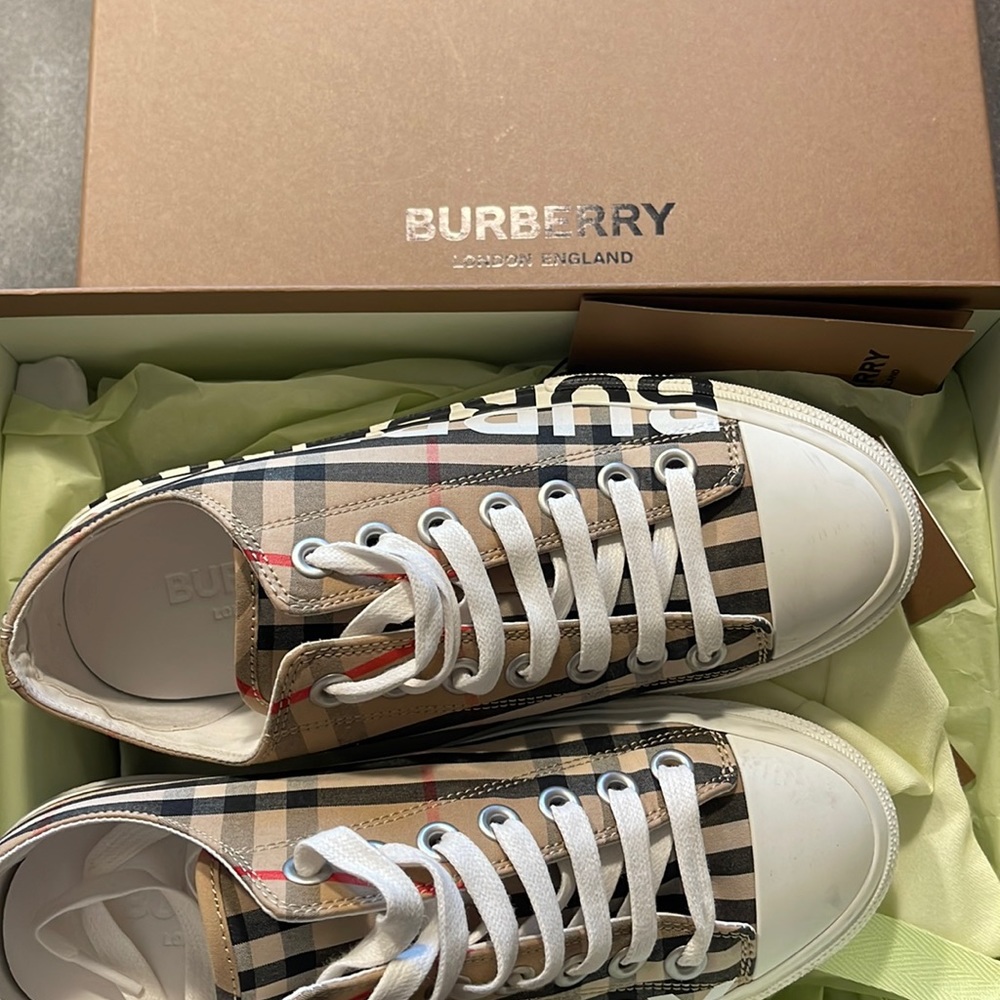 Burberry sneakers
